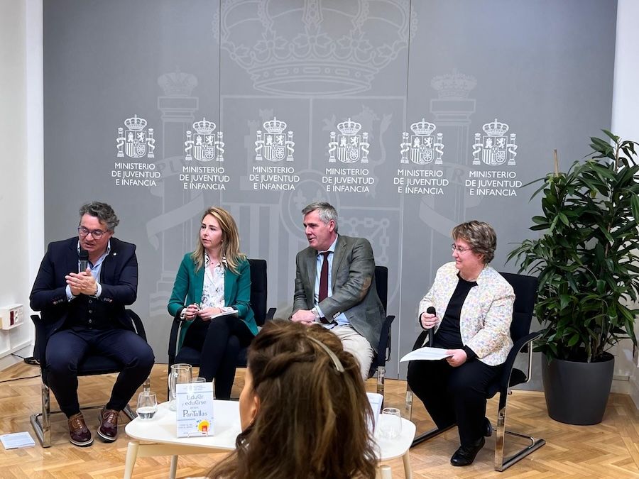 presentación libro Narcea 
